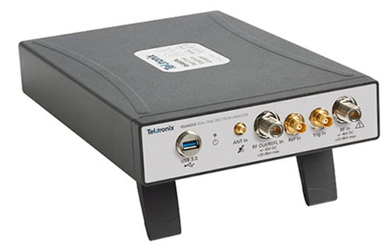 女人张开腿让男人添