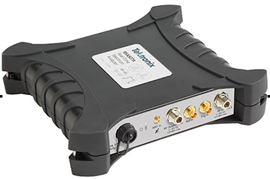 女人张开腿让男人添