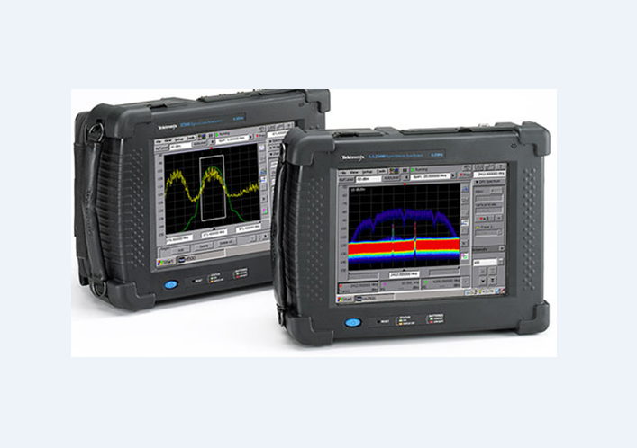 女人张开腿让男人添