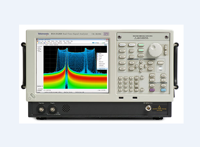 女人张开腿让男人添