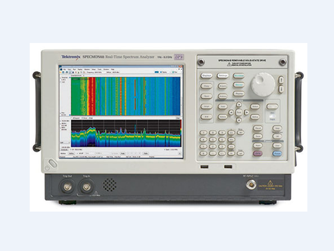 女人张开腿让男人添