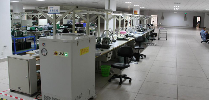 女人张开腿让男人添