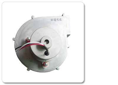 女人张开腿让男人添