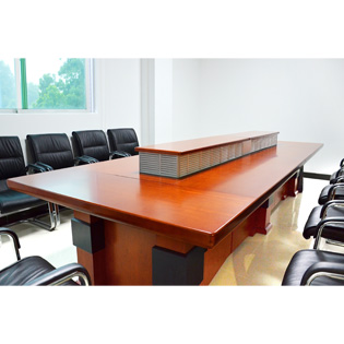 女人张开腿让男人添