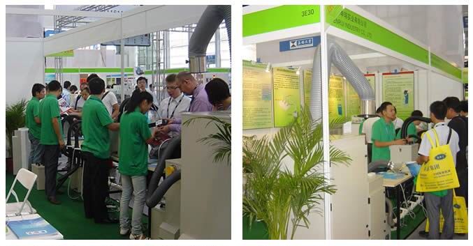 女人张开腿让男人添