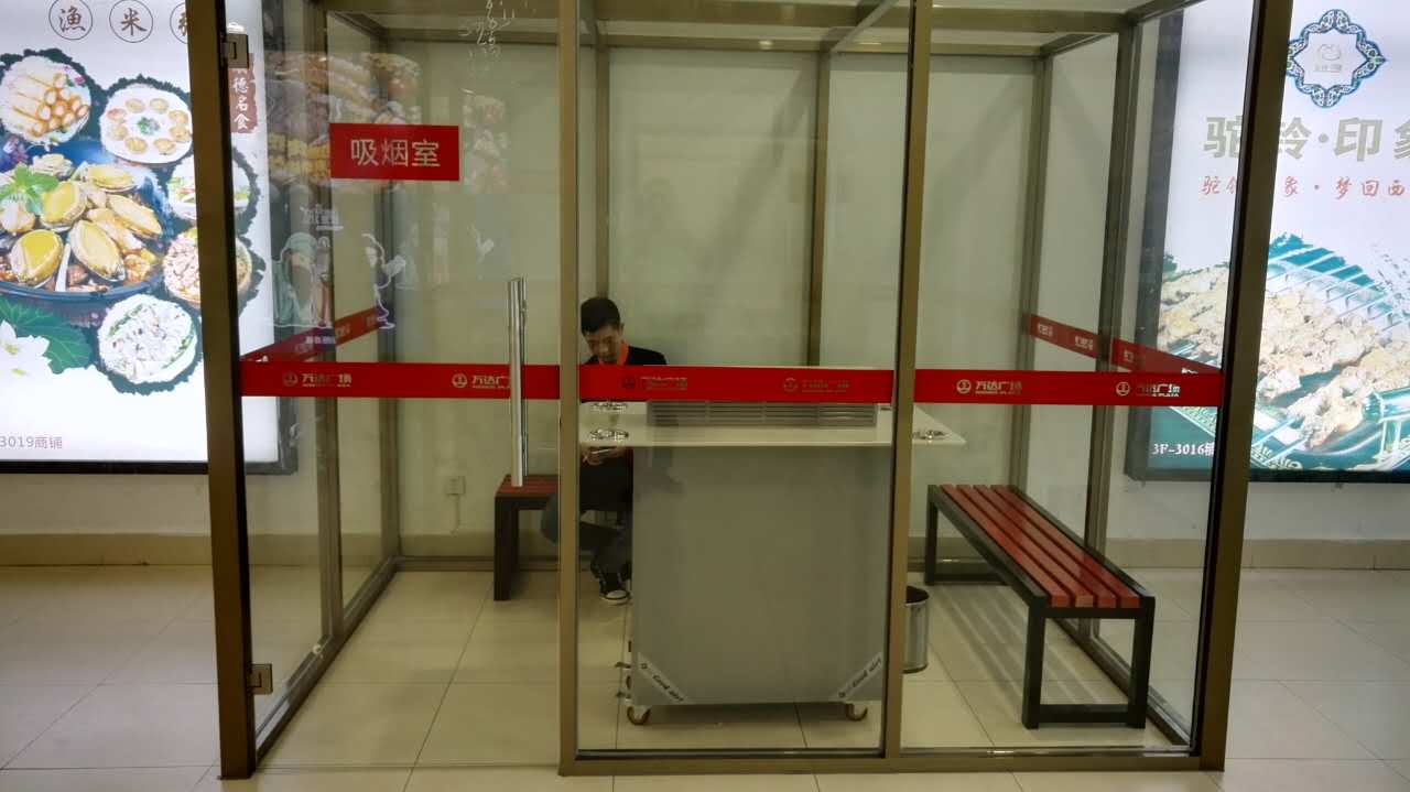 女人张开腿让男人添