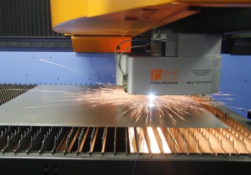 女人张开腿让男人添