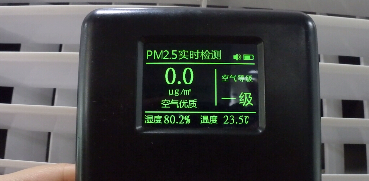 女人张开腿让男人添