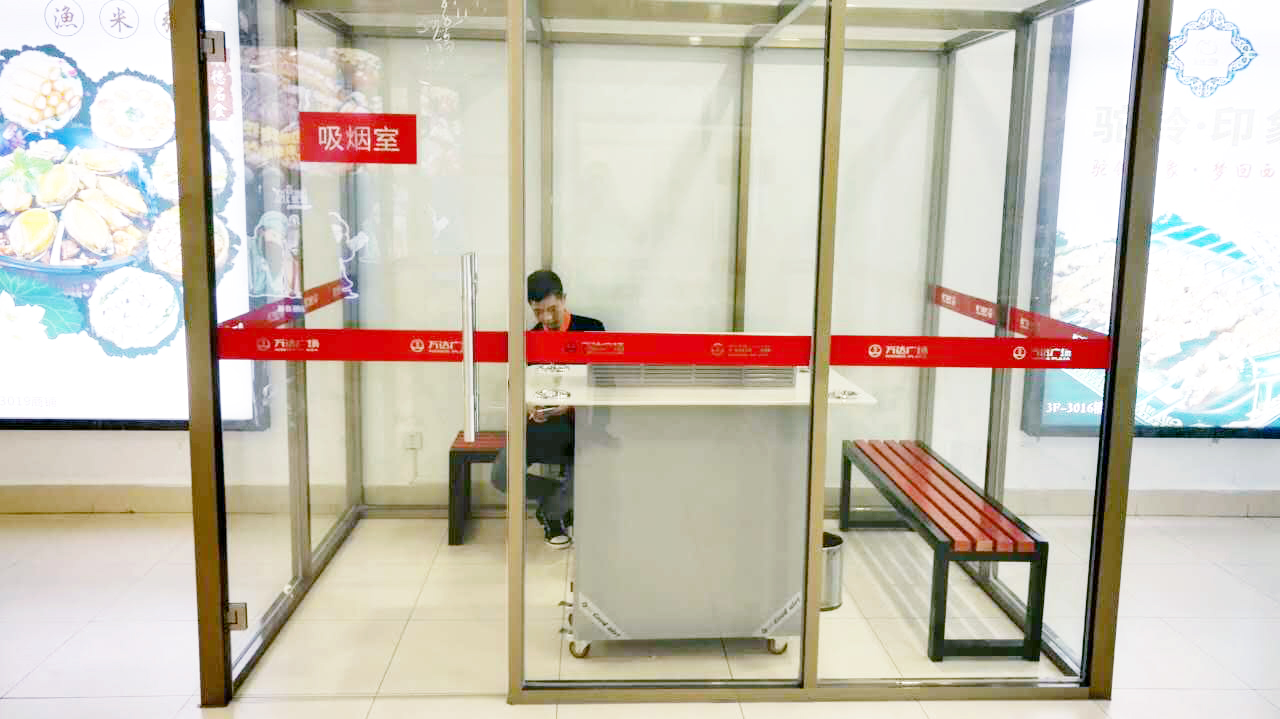 女人张开腿让男人添