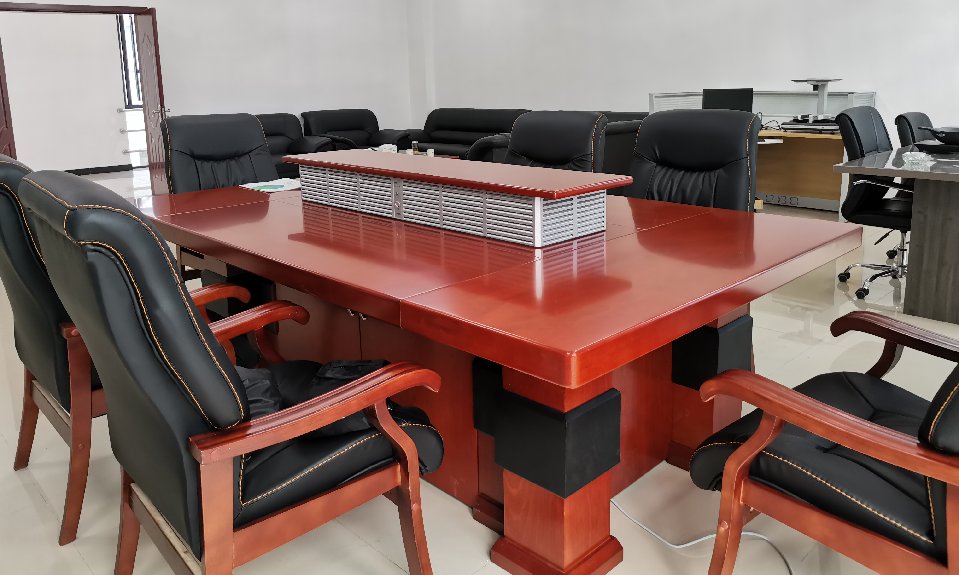 女人张开腿让男人添