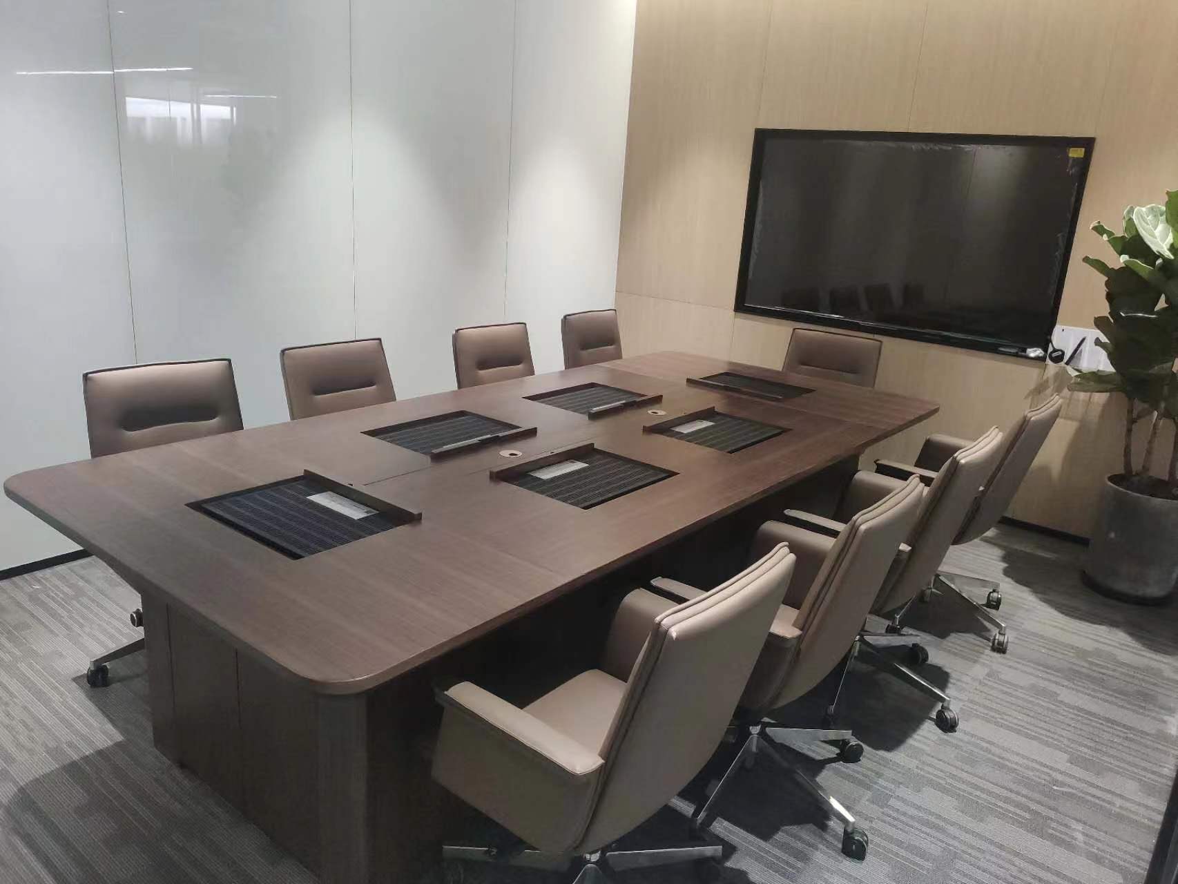 女人张开腿让男人添