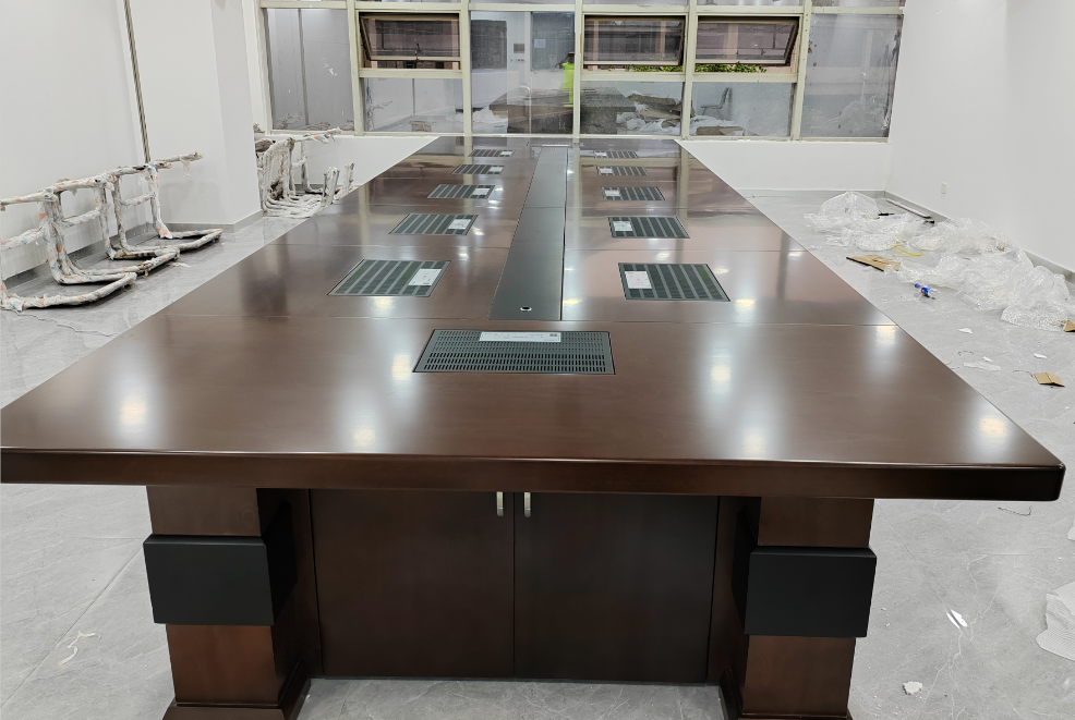 女人张开腿让男人添