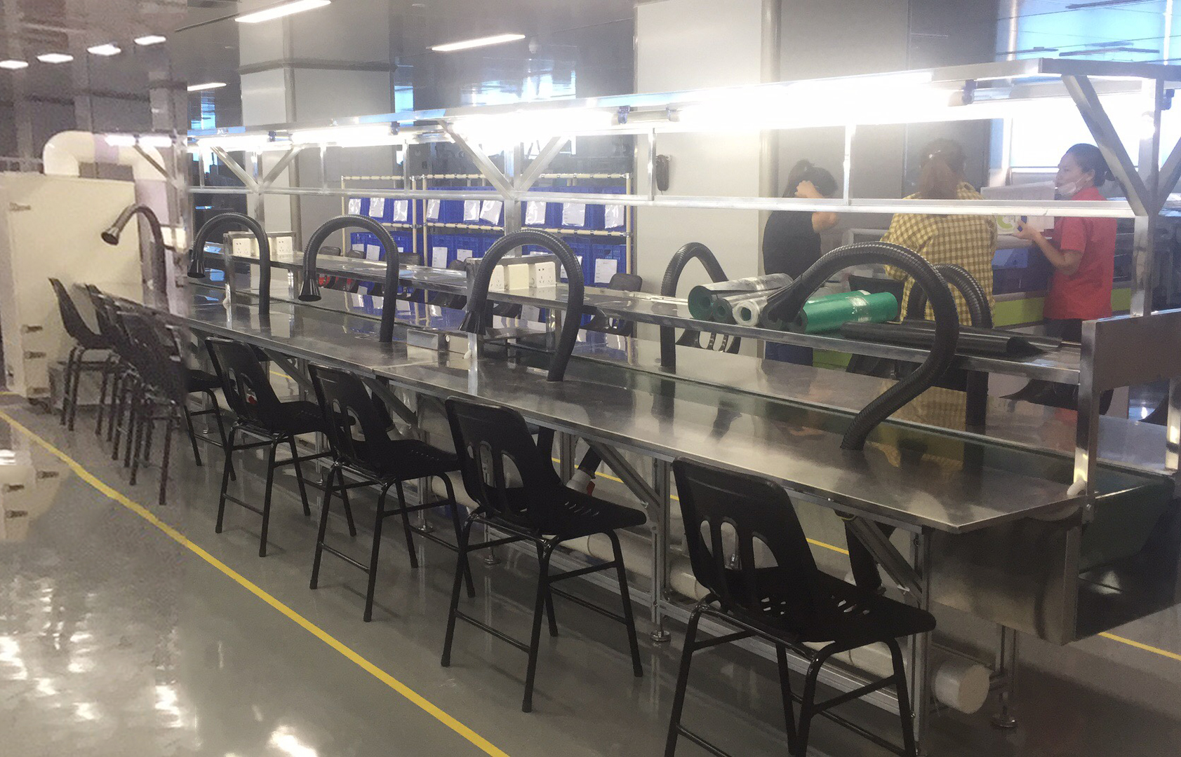 女人张开腿让男人添